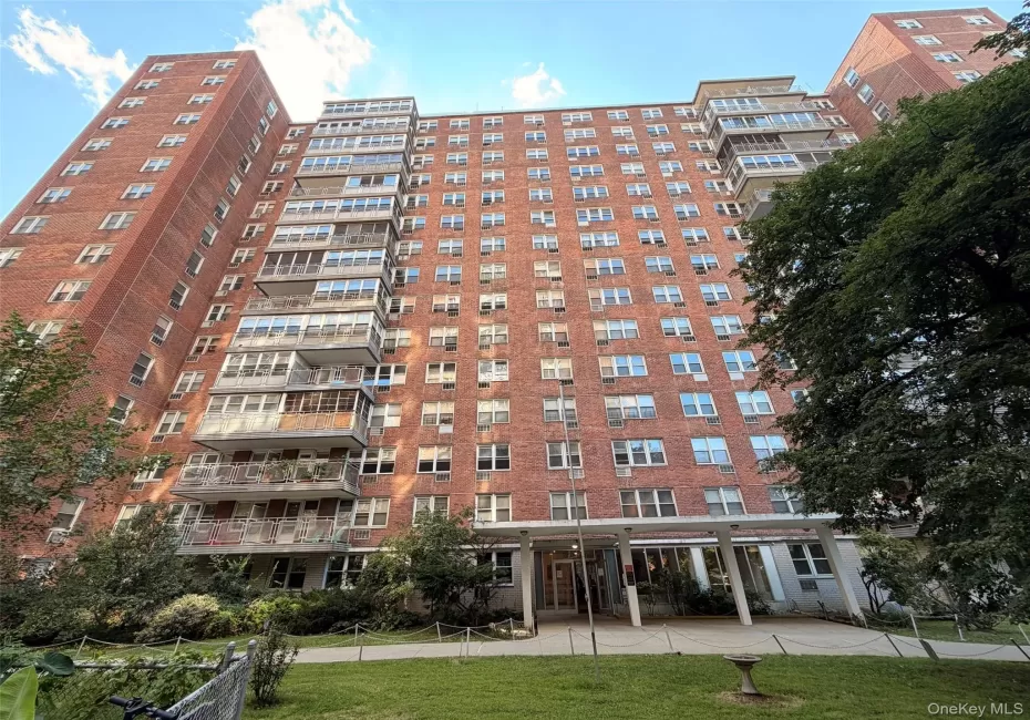 138-10 Franklin Avenue, New York, NY, 2 Bedrooms Bedrooms, 4 Rooms Rooms,1 BathroomBathrooms,Residential,For Rent,Franklin,0,1044172 138-10 Franklin Avenue, New York, NY, 2 Bedrooms Bedrooms, 4 Rooms Rooms,1 BathroomBathrooms,Residential,For Rent,Franklin,0,1044172