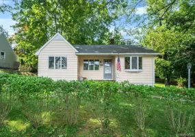 8 Triton Road, Brookhaven, NY, 2 Bedrooms Bedrooms, 5 Rooms Rooms,1 BathroomBathrooms,Residential,For Rent,Triton,0,1043608 8 Triton Road, Brookhaven, NY, 2 Bedrooms Bedrooms, 5 Rooms Rooms,1 BathroomBathrooms,Residential,For Rent,Triton,0,1043608