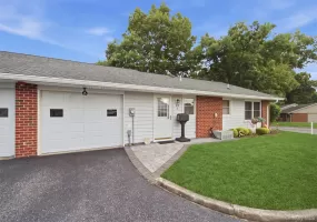 238 Blackpool Court, Brookhaven, NY, 2 Bedrooms Bedrooms, 5 Rooms Rooms,1 BathroomBathrooms,Residential,For Rent,Blackpool,0,1043884 238 Blackpool Court, Brookhaven, NY, 2 Bedrooms Bedrooms, 5 Rooms Rooms,1 BathroomBathrooms,Residential,For Rent,Blackpool,0,1043884