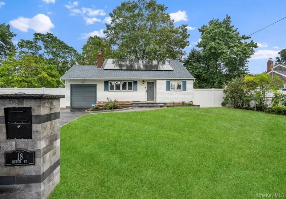18 Huron Street, Brookhaven, NY, 3 Bedrooms Bedrooms, 8 Rooms Rooms,2 BathroomsBathrooms,Residential,For Rent,Huron,0,1043472 18 Huron Street, Brookhaven, NY, 3 Bedrooms Bedrooms, 8 Rooms Rooms,2 BathroomsBathrooms,Residential,For Rent,Huron,0,1043472
