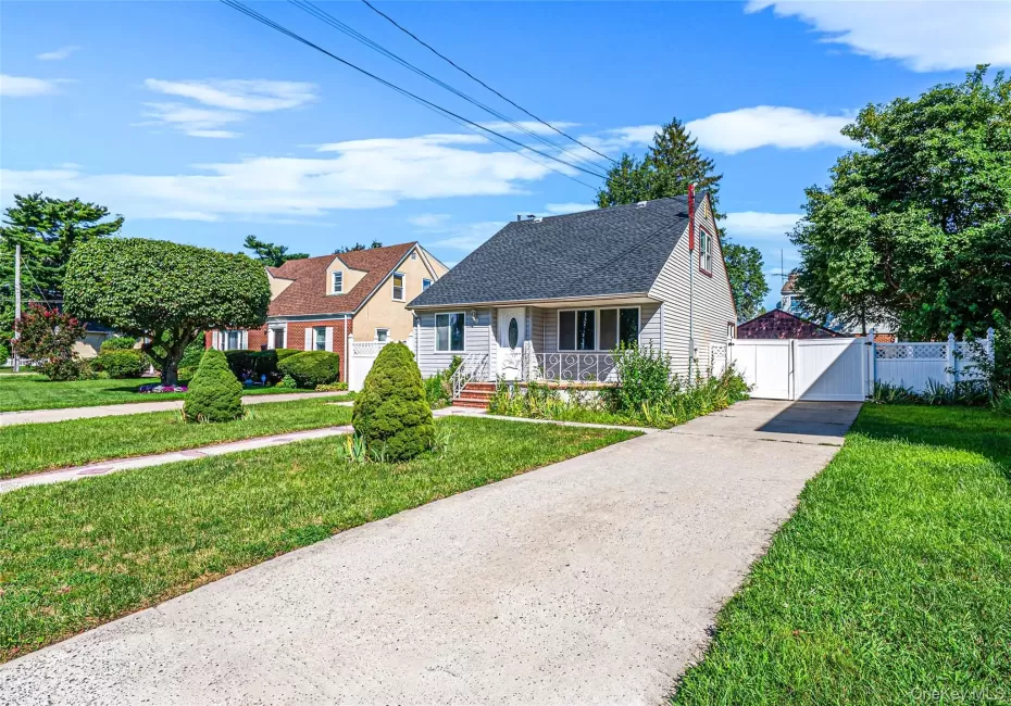 231 Cedar Street, Hempstead, NY, 4 Bedrooms Bedrooms, 7 Rooms Rooms,3 BathroomsBathrooms,Residential,For Rent,Cedar,0,1044017 231 Cedar Street, Hempstead, NY, 4 Bedrooms Bedrooms, 7 Rooms Rooms,3 BathroomsBathrooms,Residential,For Rent,Cedar,0,1044017