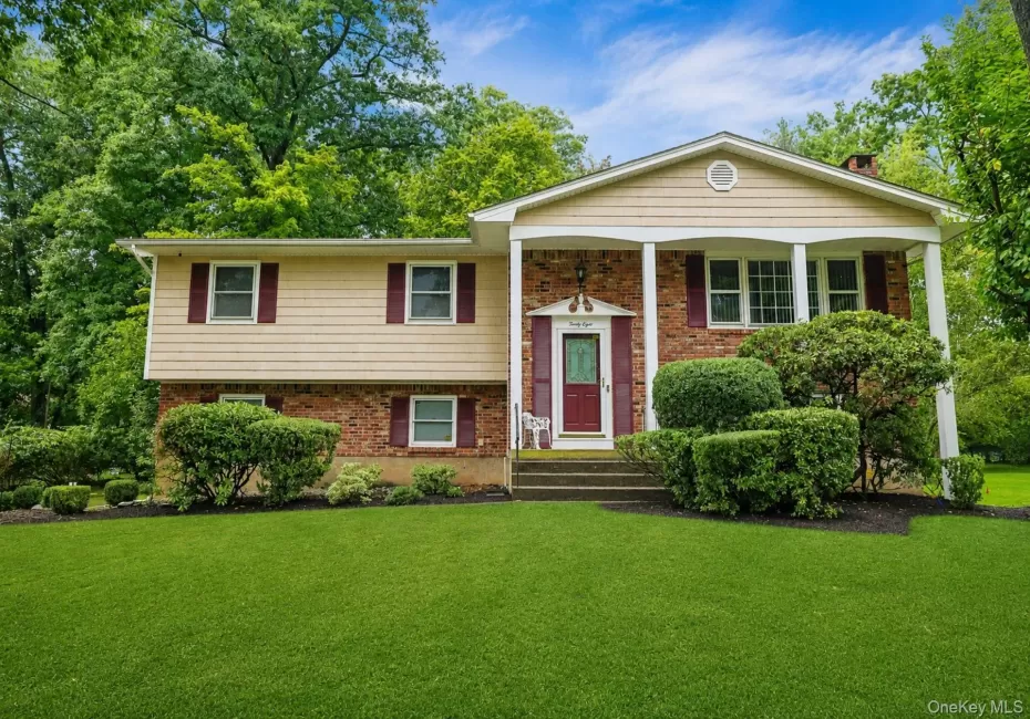 38 York Drive, Clarkstown, NY, 4 Bedrooms Bedrooms, 7 Rooms Rooms,2 BathroomsBathrooms,Residential,For Rent,York,0,1038511 38 York Drive, Clarkstown, NY, 4 Bedrooms Bedrooms, 7 Rooms Rooms,2 BathroomsBathrooms,Residential,For Rent,York,0,1038511