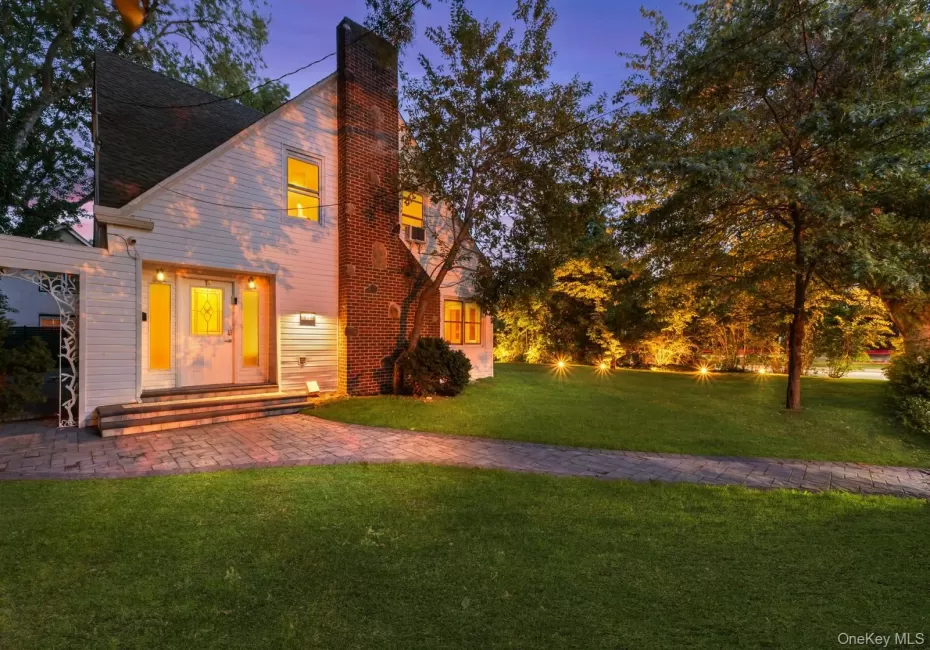 19 Gilchrest Road, North Hempstead, NY, 5 Bedrooms Bedrooms, 9 Rooms Rooms,4 BathroomsBathrooms,Residential,For Rent,Gilchrest,0,1043674 19 Gilchrest Road, North Hempstead, NY, 5 Bedrooms Bedrooms, 9 Rooms Rooms,4 BathroomsBathrooms,Residential,For Rent,Gilchrest,0,1043674