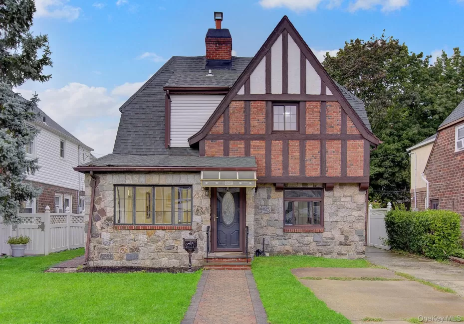 54 Surrey Lane, Hempstead, NY, 3 Bedrooms Bedrooms, 7 Rooms Rooms,1 BathroomBathrooms,Residential,For Rent,Surrey,0,962454 54 Surrey Lane, Hempstead, NY, 3 Bedrooms Bedrooms, 7 Rooms Rooms,1 BathroomBathrooms,Residential,For Rent,Surrey,0,962454