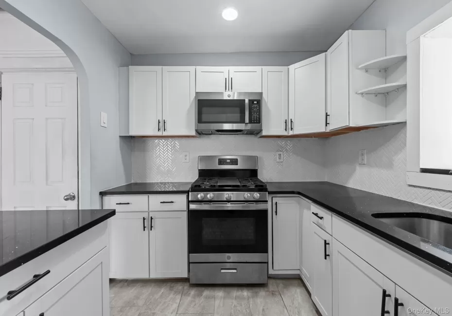 1356 Albany Avenue, New York, NY, 3 Bedrooms Bedrooms, 12 Rooms Rooms,2 BathroomsBathrooms,Residential,For Rent,Albany,0,1044231 1356 Albany Avenue, New York, NY, 3 Bedrooms Bedrooms, 12 Rooms Rooms,2 BathroomsBathrooms,Residential,For Rent,Albany,0,1044231