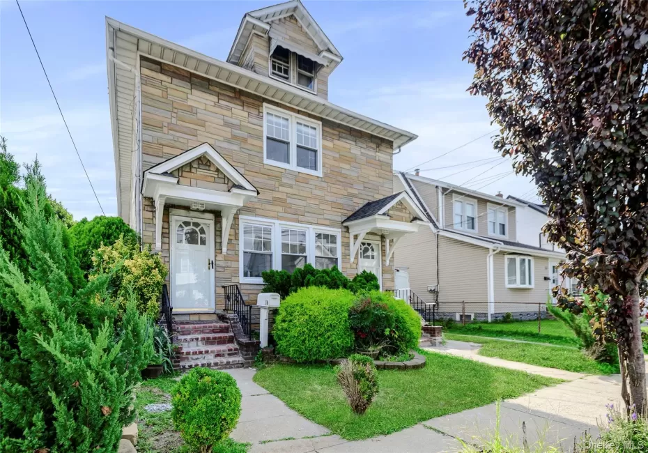 18 Watkins Street, Hempstead, NY, 1 Bedroom Bedrooms, 4 Rooms Rooms,1 BathroomBathrooms,Residential Lease,For Rent,Watkins,0,1043300 18 Watkins Street, Hempstead, NY, 1 Bedroom Bedrooms, 4 Rooms Rooms,1 BathroomBathrooms,Residential Lease,For Rent,Watkins,0,1043300