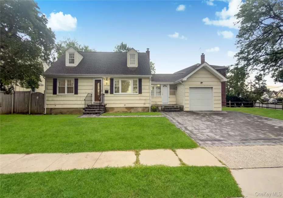 6 Harold Avenue, Hempstead, NY, 4 Bedrooms Bedrooms, 12 Rooms Rooms,3 BathroomsBathrooms,Residential,For Rent,Harold,0,1044416 6 Harold Avenue, Hempstead, NY, 4 Bedrooms Bedrooms, 12 Rooms Rooms,3 BathroomsBathrooms,Residential,For Rent,Harold,0,1044416