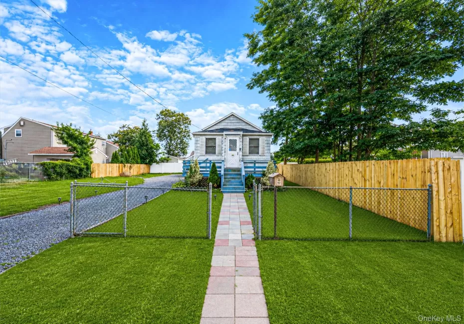 16 Elwin Place, Babylon, NY, 1 Bedroom Bedrooms, 4 Rooms Rooms,1 BathroomBathrooms,Residential,For Rent,Elwin,0,1044395 16 Elwin Place, Babylon, NY, 1 Bedroom Bedrooms, 4 Rooms Rooms,1 BathroomBathrooms,Residential,For Rent,Elwin,0,1044395