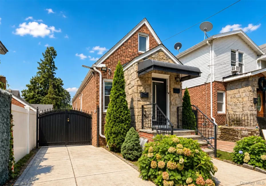 10238 85th Road, New York, NY, 3 Bedrooms Bedrooms, 7 Rooms Rooms,2 BathroomsBathrooms,Residential,For Rent,85th,0,1043668 10238 85th Road, New York, NY, 3 Bedrooms Bedrooms, 7 Rooms Rooms,2 BathroomsBathrooms,Residential,For Rent,85th,0,1043668