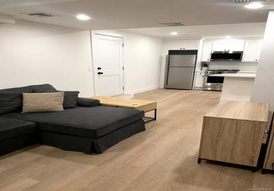 126 Main Street, Brookhaven, NY, 1 Bedroom Bedrooms, 4 Rooms Rooms,1 BathroomBathrooms,Residential Lease,For Rent,Main,0,1044423 126 Main Street, Brookhaven, NY, 1 Bedroom Bedrooms, 4 Rooms Rooms,1 BathroomBathrooms,Residential Lease,For Rent,Main,0,1044423