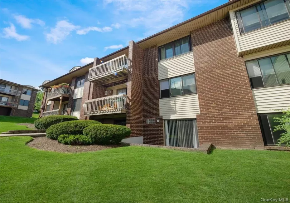 202 Country Club Lane, Haverstraw, NY, 2 Bedrooms Bedrooms, 5 Rooms Rooms,2 BathroomsBathrooms,Residential,For Rent,Country Club,0,1044077 202 Country Club Lane, Haverstraw, NY, 2 Bedrooms Bedrooms, 5 Rooms Rooms,2 BathroomsBathrooms,Residential,For Rent,Country Club,0,1044077
