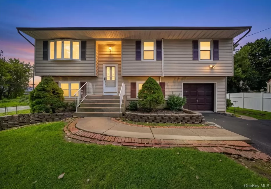 2 Maple Avenue, Orangetown, NY, 5 Bedrooms Bedrooms, 9 Rooms Rooms,2 BathroomsBathrooms,Residential,For Rent,Maple,0,1042986 2 Maple Avenue, Orangetown, NY, 5 Bedrooms Bedrooms, 9 Rooms Rooms,2 BathroomsBathrooms,Residential,For Rent,Maple,0,1042986