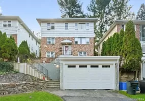 190 Midland Avenue, Eastchester, NY, 3 Bedrooms Bedrooms, 8 Rooms Rooms,2 BathroomsBathrooms,Residential Lease,For Rent,Midland,0,1044505 190 Midland Avenue, Eastchester, NY, 3 Bedrooms Bedrooms, 8 Rooms Rooms,2 BathroomsBathrooms,Residential Lease,For Rent,Midland,0,1044505