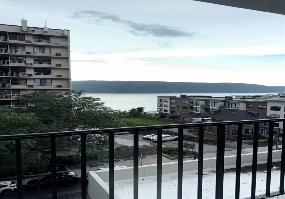 1116 Warburton Avenue, Yonkers, NY, 2 Bedrooms Bedrooms, 5 Rooms Rooms,1 BathroomBathrooms,Residential Lease,For Rent,Warburton,0,1044501 1116 Warburton Avenue, Yonkers, NY, 2 Bedrooms Bedrooms, 5 Rooms Rooms,1 BathroomBathrooms,Residential Lease,For Rent,Warburton,0,1044501