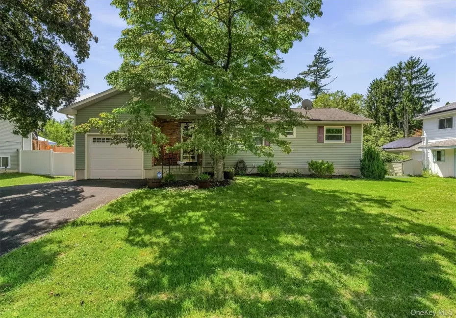 3 Allerton Avenue, Middletown, NY, 3 Bedrooms Bedrooms, 11 Rooms Rooms,2 BathroomsBathrooms,Residential,For Rent,Allerton,0,1041000 3 Allerton Avenue, Middletown, NY, 3 Bedrooms Bedrooms, 11 Rooms Rooms,2 BathroomsBathrooms,Residential,For Rent,Allerton,0,1041000