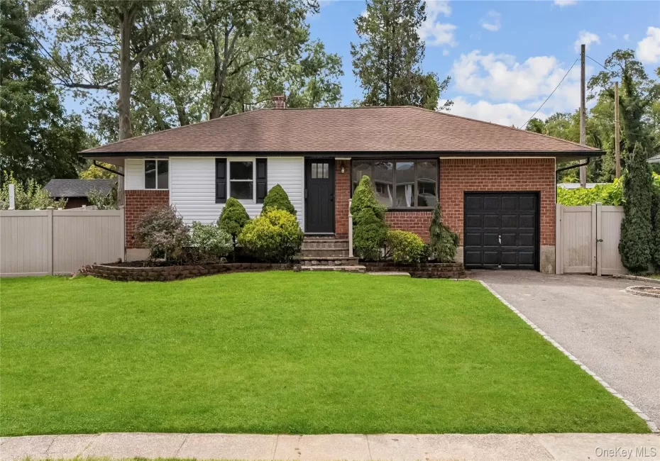 42 Rita Crescent, Smithtown, NY, 3 Bedrooms Bedrooms, 6 Rooms Rooms,1 BathroomBathrooms,Residential,For Rent,Rita,0,1043210 42 Rita Crescent, Smithtown, NY, 3 Bedrooms Bedrooms, 6 Rooms Rooms,1 BathroomBathrooms,Residential,For Rent,Rita,0,1043210