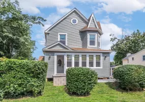 3 Ellison Street, Oyster Bay, NY, 3 Bedrooms Bedrooms, 9 Rooms Rooms,2 BathroomsBathrooms,Residential Lease,For Rent,Ellison,0,1040769 3 Ellison Street, Oyster Bay, NY, 3 Bedrooms Bedrooms, 9 Rooms Rooms,2 BathroomsBathrooms,Residential Lease,For Rent,Ellison,0,1040769