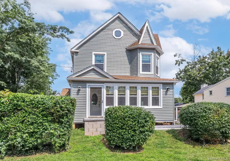 3 Ellison Street, Oyster Bay, NY, 3 Bedrooms Bedrooms, 9 Rooms Rooms,2 BathroomsBathrooms,Residential Lease,For Rent,Ellison,0,1040769 3 Ellison Street, Oyster Bay, NY, 3 Bedrooms Bedrooms, 9 Rooms Rooms,2 BathroomsBathrooms,Residential Lease,For Rent,Ellison,0,1040769