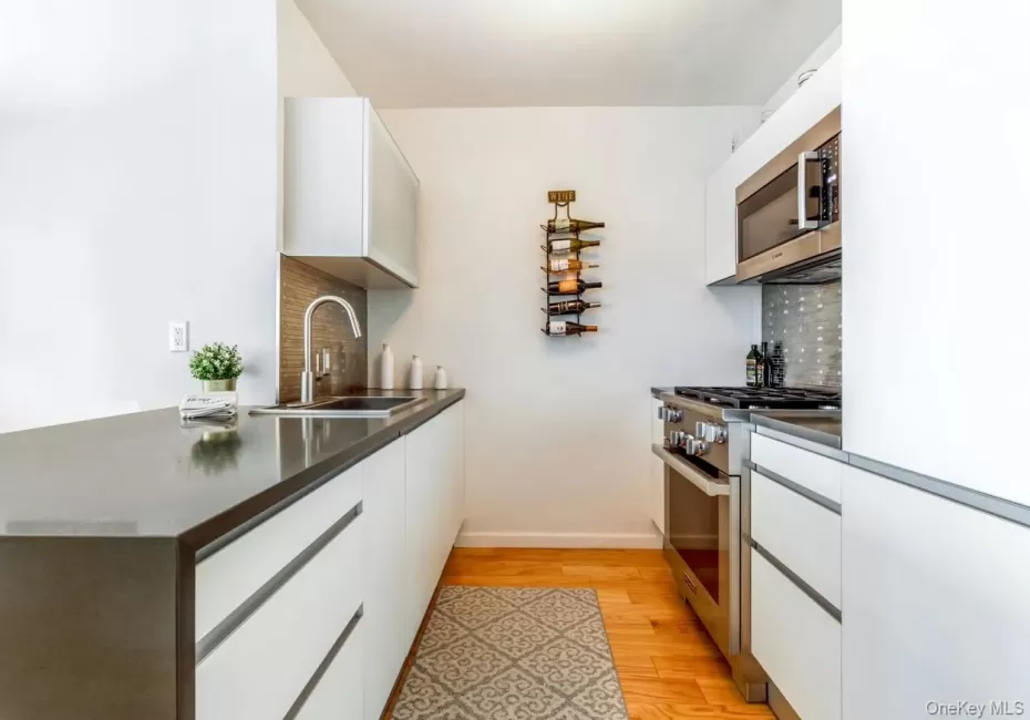 474 48th Avenue, New York, NY, 1 Bedroom Bedrooms, 3 Rooms Rooms,1 BathroomBathrooms,Residential Lease,For Rent,48th,0,1044646 474 48th Avenue, New York, NY, 1 Bedroom Bedrooms, 3 Rooms Rooms,1 BathroomBathrooms,Residential Lease,For Rent,48th,0,1044646