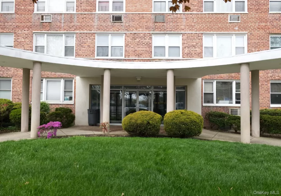 100 Ocean Avenue, Hempstead, NY, 3 Rooms Rooms,1 BathroomBathrooms,Residential,For Rent,Ocean,0,997416 100 Ocean Avenue, Hempstead, NY, 3 Rooms Rooms,1 BathroomBathrooms,Residential,For Rent,Ocean,0,997416