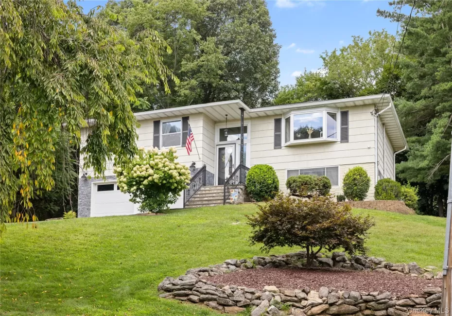 6 Reeback Drive, Ossining, NY, 3 Bedrooms Bedrooms, 7 Rooms Rooms,1 BathroomBathrooms,Residential,For Rent,Reeback,0,1044028 6 Reeback Drive, Ossining, NY, 3 Bedrooms Bedrooms, 7 Rooms Rooms,1 BathroomBathrooms,Residential,For Rent,Reeback,0,1044028