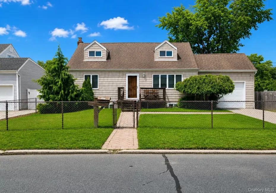 956 Hamilton Avenue, Babylon, NY, 5 Bedrooms Bedrooms, 7 Rooms Rooms,2 BathroomsBathrooms,Residential,For Rent,Hamilton,0,1040655 956 Hamilton Avenue, Babylon, NY, 5 Bedrooms Bedrooms, 7 Rooms Rooms,2 BathroomsBathrooms,Residential,For Rent,Hamilton,0,1040655