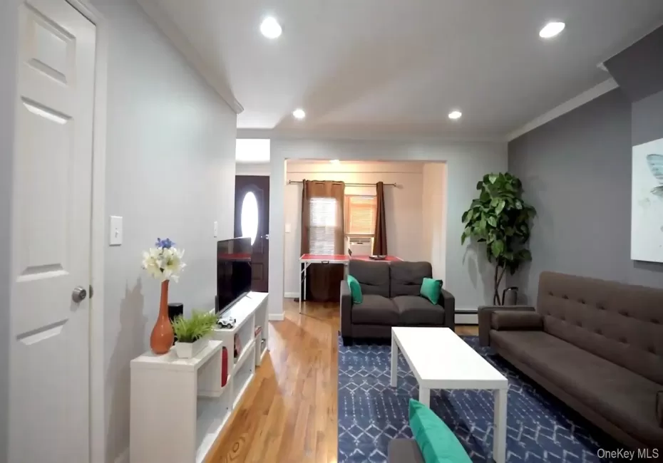 752 222nd Street, New York, NY, 4 Bedrooms Bedrooms, 5 Rooms Rooms,2 BathroomsBathrooms,Residential,For Rent,222nd,0,1044743 752 222nd Street, New York, NY, 4 Bedrooms Bedrooms, 5 Rooms Rooms,2 BathroomsBathrooms,Residential,For Rent,222nd,0,1044743