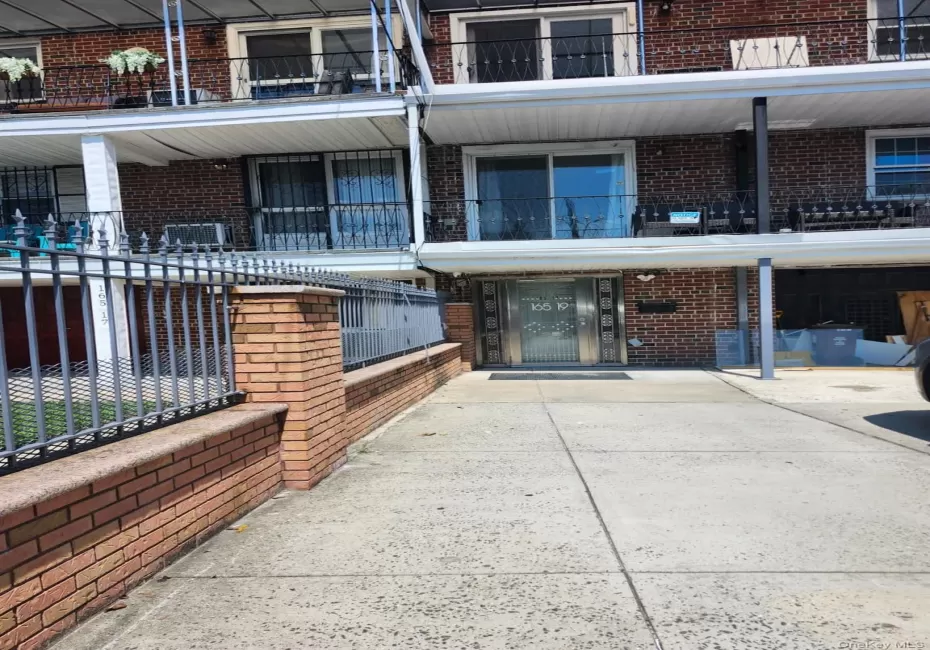 165-19 CHAPIN PKWY, New York, NY, 3 Bedrooms Bedrooms, 5 Rooms Rooms,1 BathroomBathrooms,Residential Lease,For Rent,CHAPIN PKWY,0,1044773 165-19 CHAPIN PKWY, New York, NY, 3 Bedrooms Bedrooms, 5 Rooms Rooms,1 BathroomBathrooms,Residential Lease,For Rent,CHAPIN PKWY,0,1044773