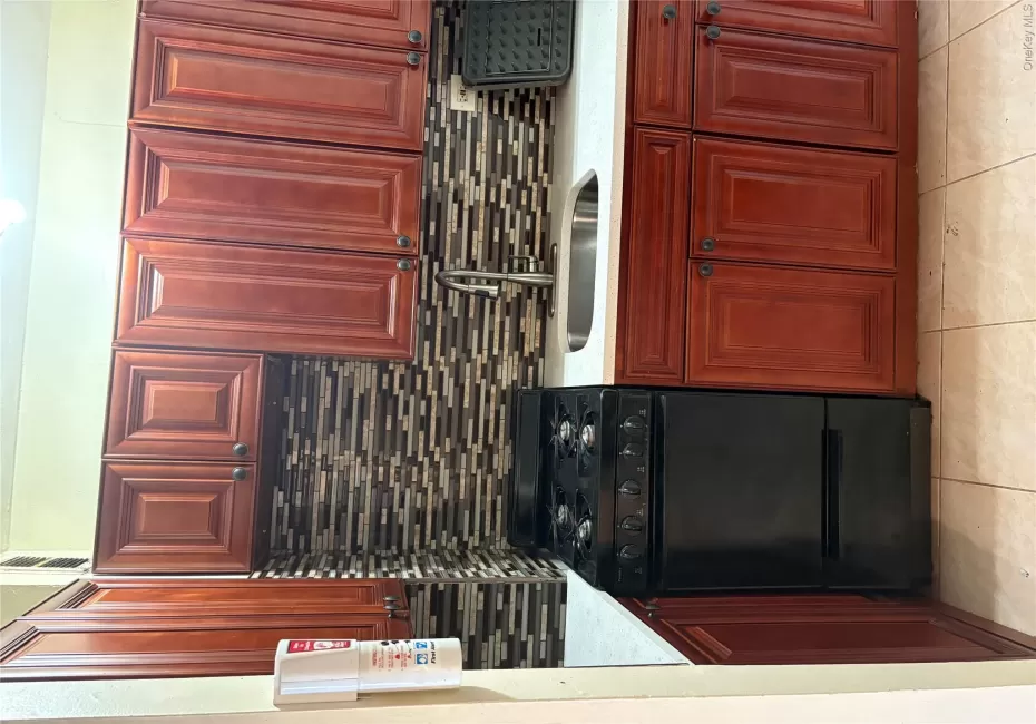 8900 170th Street, New York, NY, 1 Room Rooms,1 BathroomBathrooms,Residential,For Rent,170th,0,1044753 8900 170th Street, New York, NY, 1 Room Rooms,1 BathroomBathrooms,Residential,For Rent,170th,0,1044753