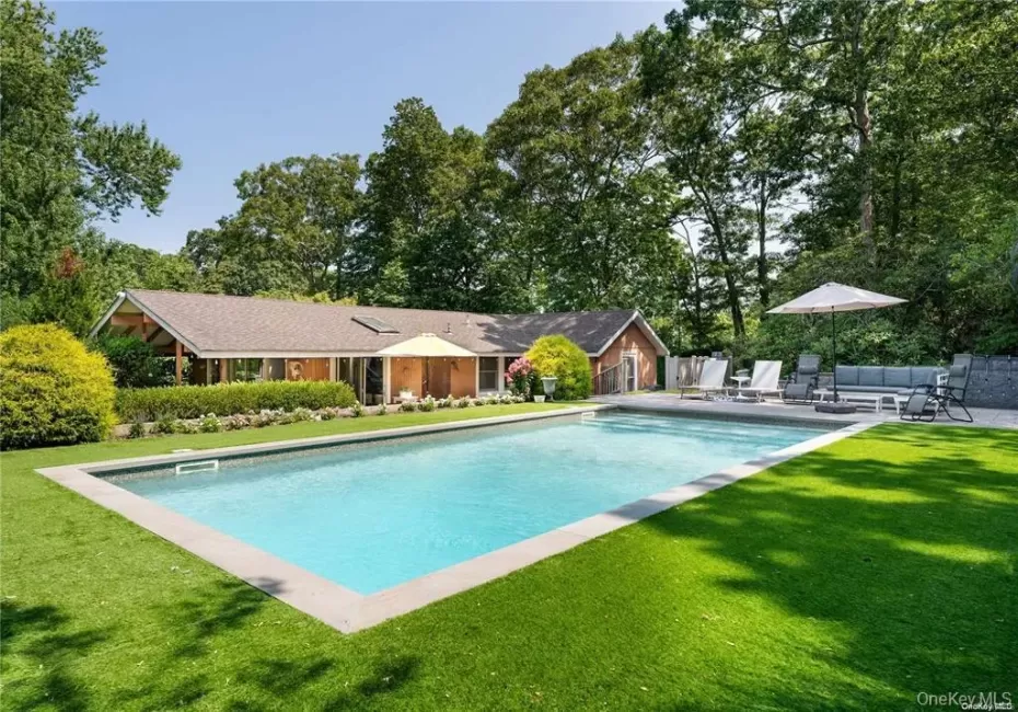 102 Fanning Avenue, Southampton, NY, 3 Bedrooms Bedrooms, 8 Rooms Rooms,2 BathroomsBathrooms,Residential Lease,For Rent,Fanning,0,1044742 102 Fanning Avenue, Southampton, NY, 3 Bedrooms Bedrooms, 8 Rooms Rooms,2 BathroomsBathrooms,Residential Lease,For Rent,Fanning,0,1044742