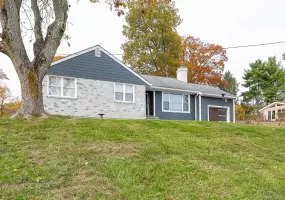 39 Susan Drive, Newburgh (town), NY, 2 Bedrooms Bedrooms, 7 Rooms Rooms,1 BathroomBathrooms,Residential,For Rent,Susan,0,1044776 39 Susan Drive, Newburgh (town), NY, 2 Bedrooms Bedrooms, 7 Rooms Rooms,1 BathroomBathrooms,Residential,For Rent,Susan,0,1044776