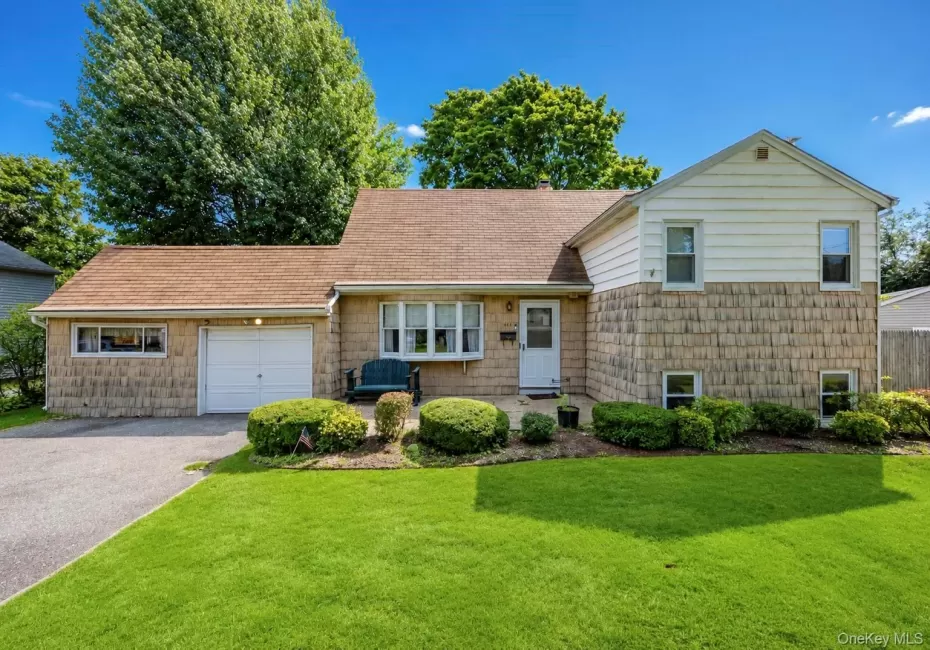 1425 Pine Drive, Islip, NY, 3 Bedrooms Bedrooms, 5 Rooms Rooms,2 BathroomsBathrooms,Residential,For Rent,Pine,0,1041672 1425 Pine Drive, Islip, NY, 3 Bedrooms Bedrooms, 5 Rooms Rooms,2 BathroomsBathrooms,Residential,For Rent,Pine,0,1041672