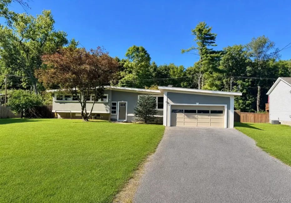 16 Exeter Road, Poughkeepsie, NY, 3 Bedrooms Bedrooms, 6 Rooms Rooms,3 BathroomsBathrooms,Residential,For Rent,Exeter,0,1044814 16 Exeter Road, Poughkeepsie, NY, 3 Bedrooms Bedrooms, 6 Rooms Rooms,3 BathroomsBathrooms,Residential,For Rent,Exeter,0,1044814