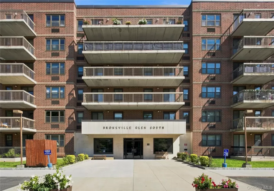 1376 Midland Avenue, Yonkers, NY, 2 Bedrooms Bedrooms, 4 Rooms Rooms,2 BathroomsBathrooms,Residential,For Rent,Midland,0,1043916 1376 Midland Avenue, Yonkers, NY, 2 Bedrooms Bedrooms, 4 Rooms Rooms,2 BathroomsBathrooms,Residential,For Rent,Midland,0,1043916