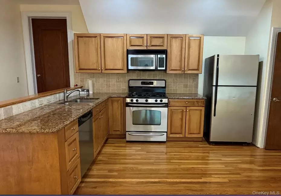 5 Candlewood Court, Mount Pleasant, NY, 2 Bedrooms Bedrooms, 4 Rooms Rooms,1 BathroomBathrooms,Residential Lease,For Rent,Candlewood Court,0,1044950 5 Candlewood Court, Mount Pleasant, NY, 2 Bedrooms Bedrooms, 4 Rooms Rooms,1 BathroomBathrooms,Residential Lease,For Rent,Candlewood Court,0,1044950
