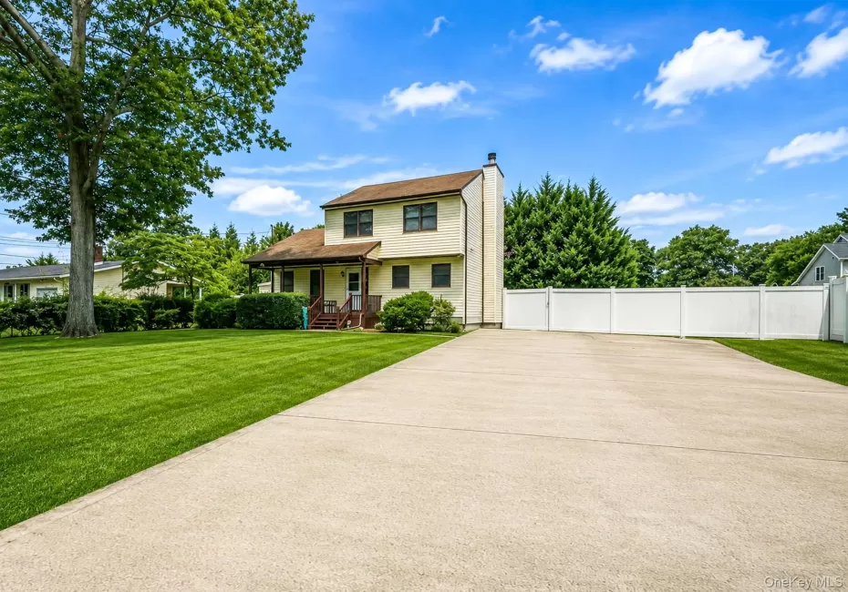 14 Roosevelt Avenue, Smithtown, NY, 5 Bedrooms Bedrooms, 11 Rooms Rooms,2 BathroomsBathrooms,Residential,For Rent,Roosevelt,0,1045135 14 Roosevelt Avenue, Smithtown, NY, 5 Bedrooms Bedrooms, 11 Rooms Rooms,2 BathroomsBathrooms,Residential,For Rent,Roosevelt,0,1045135
