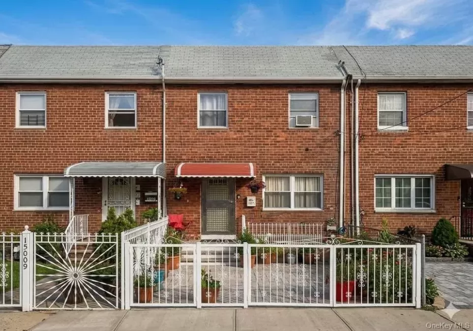 15011 Arlington Terrace, New York, NY, 3 Bedrooms Bedrooms, 6 Rooms Rooms,2 BathroomsBathrooms,Residential,For Rent,Arlington,0,1045008 15011 Arlington Terrace, New York, NY, 3 Bedrooms Bedrooms, 6 Rooms Rooms,2 BathroomsBathrooms,Residential,For Rent,Arlington,0,1045008