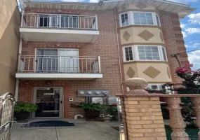 8440 102nd Avenue, New York, NY, 3 Bedrooms Bedrooms, 7 Rooms Rooms,2 BathroomsBathrooms,Residential Lease,For Rent,102nd,0,1045137 8440 102nd Avenue, New York, NY, 3 Bedrooms Bedrooms, 7 Rooms Rooms,2 BathroomsBathrooms,Residential Lease,For Rent,102nd,0,1045137