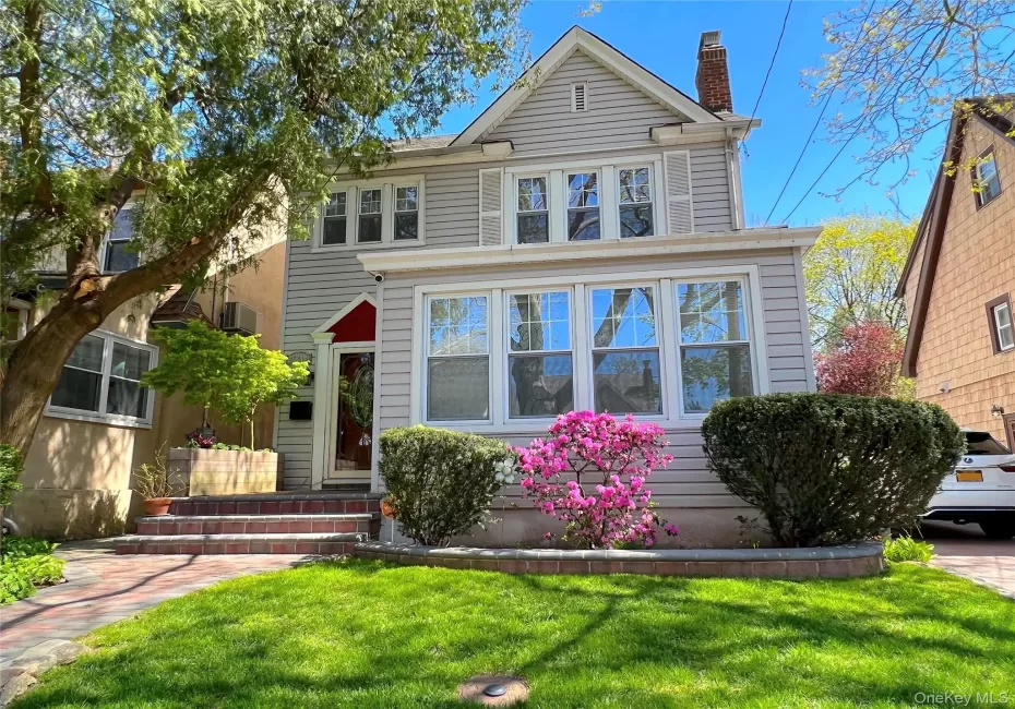 257-14 Pembroke Avenue, North Hempstead, NY, 4 Bedrooms Bedrooms, 10 Rooms Rooms,1 BathroomBathrooms,Residential,For Rent,Pembroke,0,1044372 257-14 Pembroke Avenue, North Hempstead, NY, 4 Bedrooms Bedrooms, 10 Rooms Rooms,1 BathroomBathrooms,Residential,For Rent,Pembroke,0,1044372