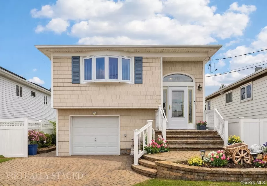 108 Lee Avenue, Babylon, NY, 3 Bedrooms Bedrooms, 6 Rooms Rooms,1 BathroomBathrooms,Residential Lease,For Rent,Lee Avenue,0,1045113 108 Lee Avenue, Babylon, NY, 3 Bedrooms Bedrooms, 6 Rooms Rooms,1 BathroomBathrooms,Residential Lease,For Rent,Lee Avenue,0,1045113