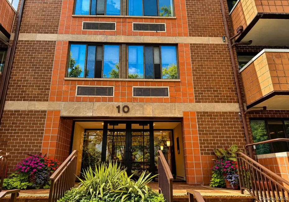 10 Canterbury Road, North Hempstead, NY, 1 Bedroom Bedrooms, 2 Rooms Rooms,1 BathroomBathrooms,Residential Lease,For Rent,Canterbury Road,0,1045178 10 Canterbury Road, North Hempstead, NY, 1 Bedroom Bedrooms, 2 Rooms Rooms,1 BathroomBathrooms,Residential Lease,For Rent,Canterbury Road,0,1045178