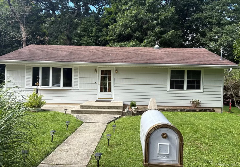 24 Faye Avenue, New Windsor, NY, 3 Bedrooms Bedrooms, 4 Rooms Rooms,1 BathroomBathrooms,Residential Lease,For Rent,Faye,0,1045186 24 Faye Avenue, New Windsor, NY, 3 Bedrooms Bedrooms, 4 Rooms Rooms,1 BathroomBathrooms,Residential Lease,For Rent,Faye,0,1045186