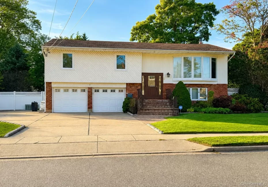 7 Pine Street, Oyster Bay, NY, 4 Bedrooms Bedrooms, 7 Rooms Rooms,2 BathroomsBathrooms,Residential Lease,For Rent,Pine,0,1045004 7 Pine Street, Oyster Bay, NY, 4 Bedrooms Bedrooms, 7 Rooms Rooms,2 BathroomsBathrooms,Residential Lease,For Rent,Pine,0,1045004
