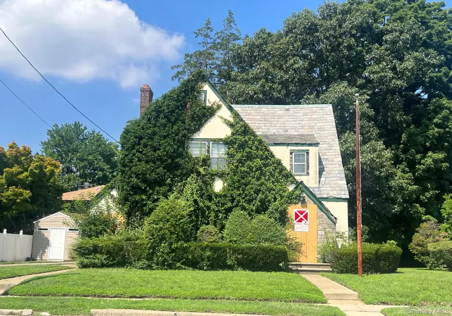 110 Rockaway Parkway, Hempstead, NY, 3 Bedrooms Bedrooms, 7 Rooms Rooms,1 BathroomBathrooms,Residential,For Rent,Rockaway,0,1044422 110 Rockaway Parkway, Hempstead, NY, 3 Bedrooms Bedrooms, 7 Rooms Rooms,1 BathroomBathrooms,Residential,For Rent,Rockaway,0,1044422