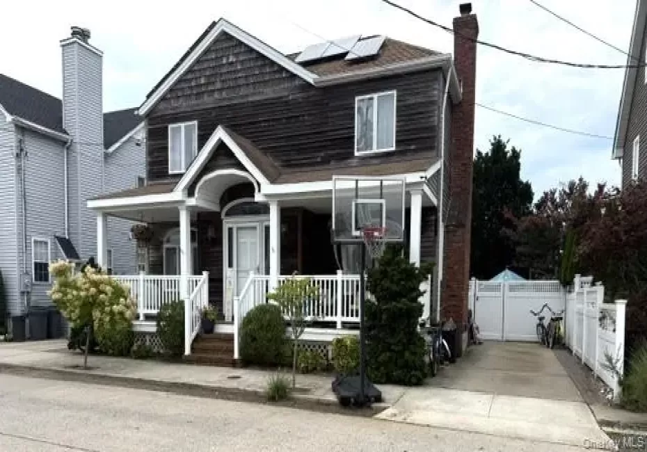 63 Cedarhurst Avenue, Hempstead, NY, 4 Bedrooms Bedrooms, 10 Rooms Rooms,2 BathroomsBathrooms,Residential,For Rent,Cedarhurst,0,1042871 63 Cedarhurst Avenue, Hempstead, NY, 4 Bedrooms Bedrooms, 10 Rooms Rooms,2 BathroomsBathrooms,Residential,For Rent,Cedarhurst,0,1042871