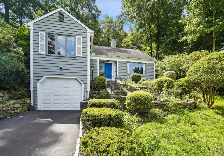 Welcome to Wild Oaks in Goldens Bridge. This 2 bedroom, 2 bath ranch style townhome offers stylish, comfortable and convenient living. Welcome to Wild Oaks in Goldens Bridge. This 2 bedroom, 2 bath ranch style townhome offers stylish, comfortable and convenient living.