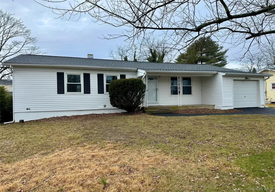 74 Clifton Place, Brookhaven, NY, 3 Bedrooms Bedrooms, 6 Rooms Rooms,1 BathroomBathrooms,Residential Lease,For Rent,Clifton,0,1044555 74 Clifton Place, Brookhaven, NY, 3 Bedrooms Bedrooms, 6 Rooms Rooms,1 BathroomBathrooms,Residential Lease,For Rent,Clifton,0,1044555