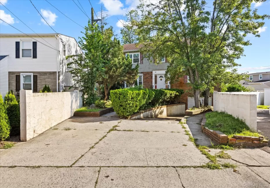 251 Perkins Avenue, Hempstead, NY, 5 Bedrooms Bedrooms, 8 Rooms Rooms,3 BathroomsBathrooms,Residential,For Rent,Perkins,0,1039609 251 Perkins Avenue, Hempstead, NY, 5 Bedrooms Bedrooms, 8 Rooms Rooms,3 BathroomsBathrooms,Residential,For Rent,Perkins,0,1039609