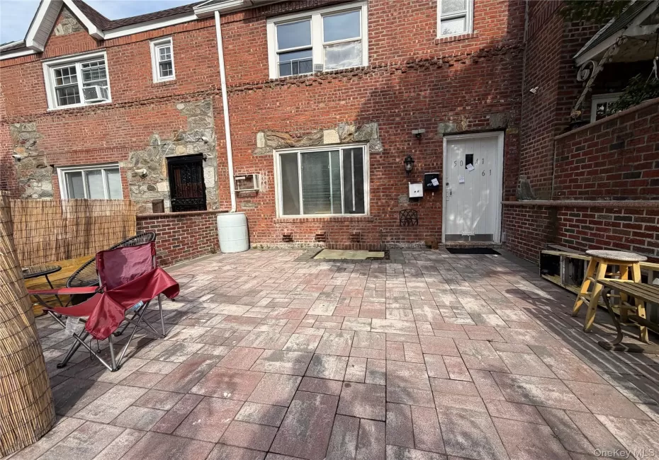 5041 61st Street, New York, NY, 2 Bedrooms Bedrooms, 4 Rooms Rooms,1 BathroomBathrooms,Residential Lease,For Rent,61st,0,1045123 5041 61st Street, New York, NY, 2 Bedrooms Bedrooms, 4 Rooms Rooms,1 BathroomBathrooms,Residential Lease,For Rent,61st,0,1045123