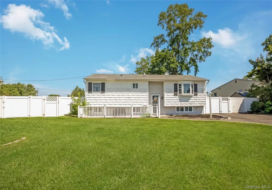 2401 Wave Avenue, Brookhaven, NY, 4 Bedrooms Bedrooms, 7 Rooms Rooms,2 BathroomsBathrooms,Residential,For Rent,Wave,0,1042453 2401 Wave Avenue, Brookhaven, NY, 4 Bedrooms Bedrooms, 7 Rooms Rooms,2 BathroomsBathrooms,Residential,For Rent,Wave,0,1042453